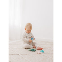 Load image into Gallery viewer, Bubble Silicone Star Stack & Play