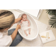 Load image into Gallery viewer, Bubble Cuddle Baby Bath with Bath Seat - White