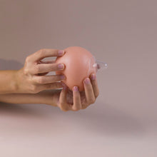 Load image into Gallery viewer, Suavinex Silicone Nipple Shields with Storage Box - S (21mm)