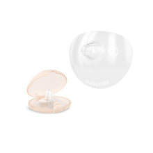 Load image into Gallery viewer, Suavinex Silicone Nipple Shields with Storage Box - S (21mm)