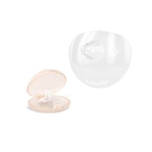 Load image into Gallery viewer, Suavinex Silicone Nipple Shields with Storage Box - S (21mm)