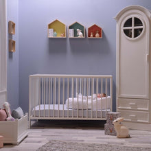 Load image into Gallery viewer, Red Castle Cocoonababy Nest - White (8)