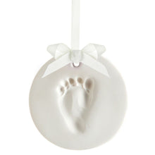 Load image into Gallery viewer, Pearhead Babyprints Hanging Keepsake - White
