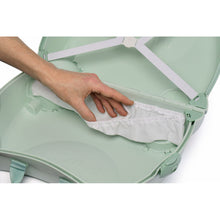 Load image into Gallery viewer, Trunki Glide Ride-on Luggage - Solid Green
